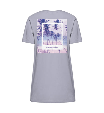 VISUALMOTIVATION - Organic Stella Spinner T-Shirt Kleid ST/ST - Motiv auf der Rückseite: sumervibes, Palmenmotiv in Violett- / Lilatönen. Kleidfarbe: Lavender