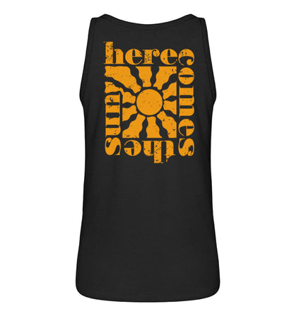 VISUALMOTIVATION - Organic Frauen Tanktop ST/ST - Motiv auf der Rückseite: here comes the sun, in orange. Topfarbe: schwarz